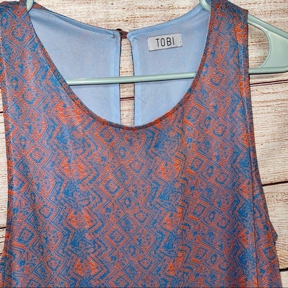 Tobi Sleeveless Shift Dress - Picture 5 of 8